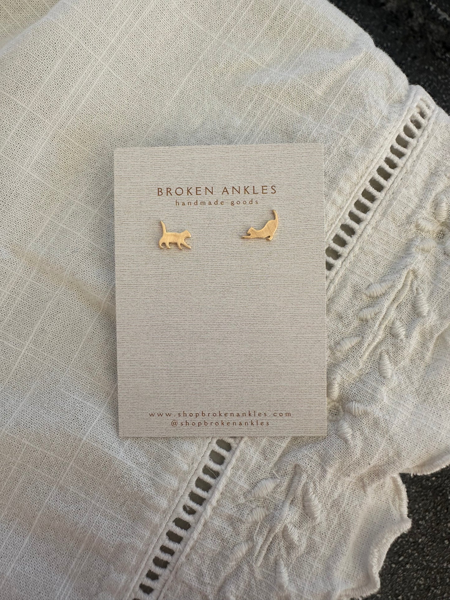 Cat Studs