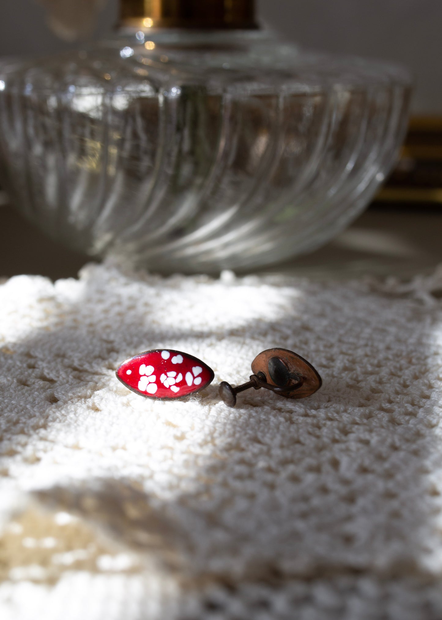 Red Shell Floral Earrings