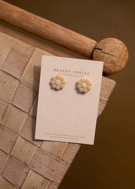 Detailed Flower Stud