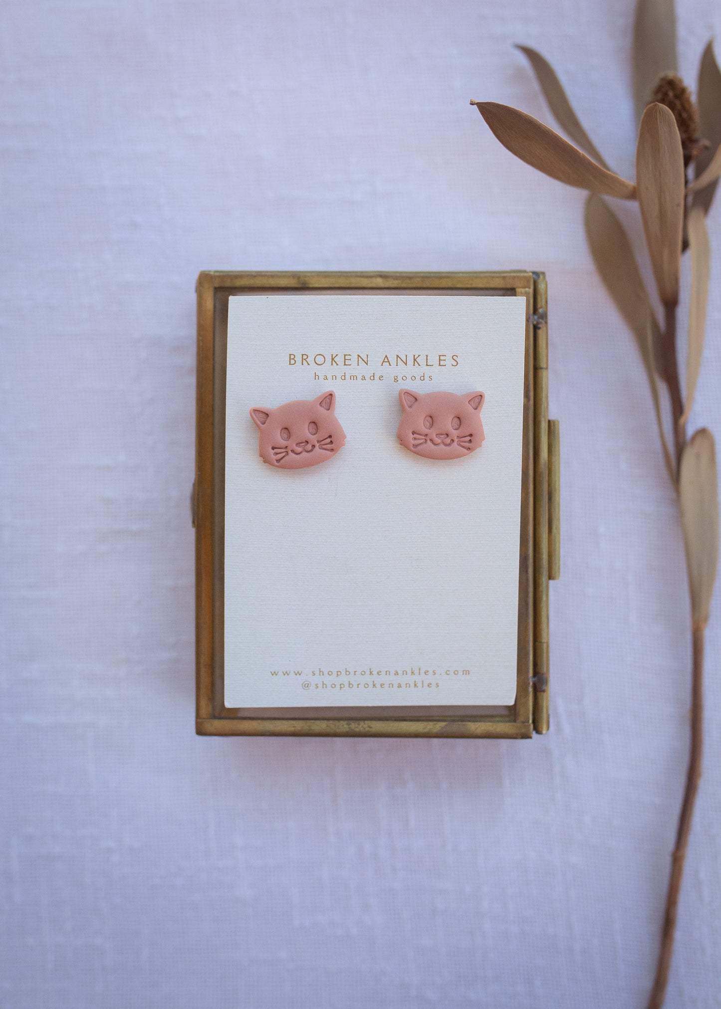 Cat Studs