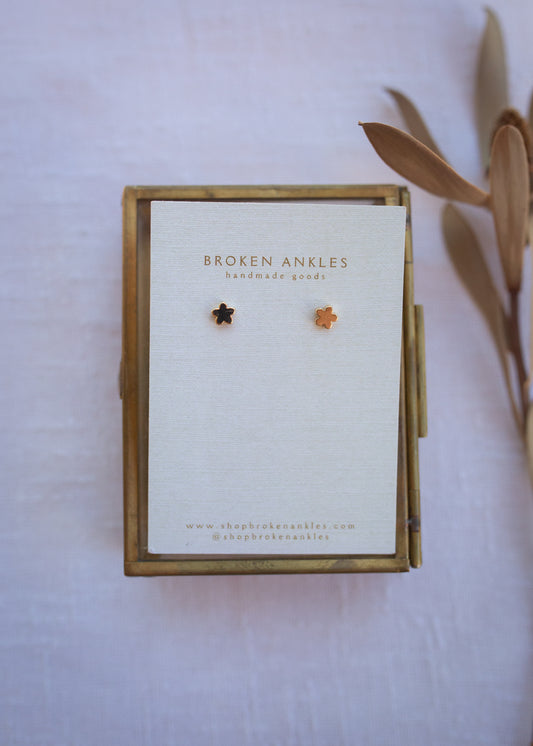Full Brass Flower Stud