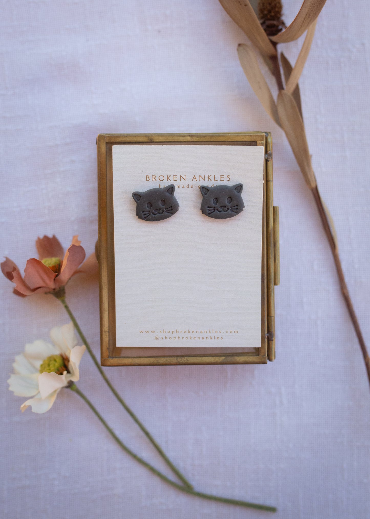 Cat Studs